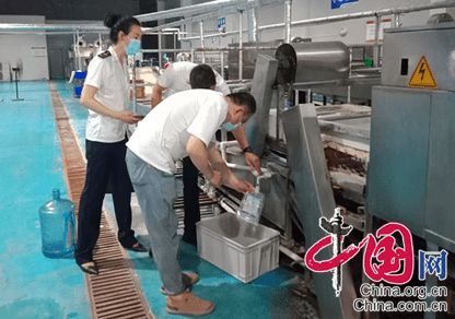 菏澤市強(qiáng)化餐飲具集中消毒監(jiān)管，筑牢“舌尖上的安全”防線